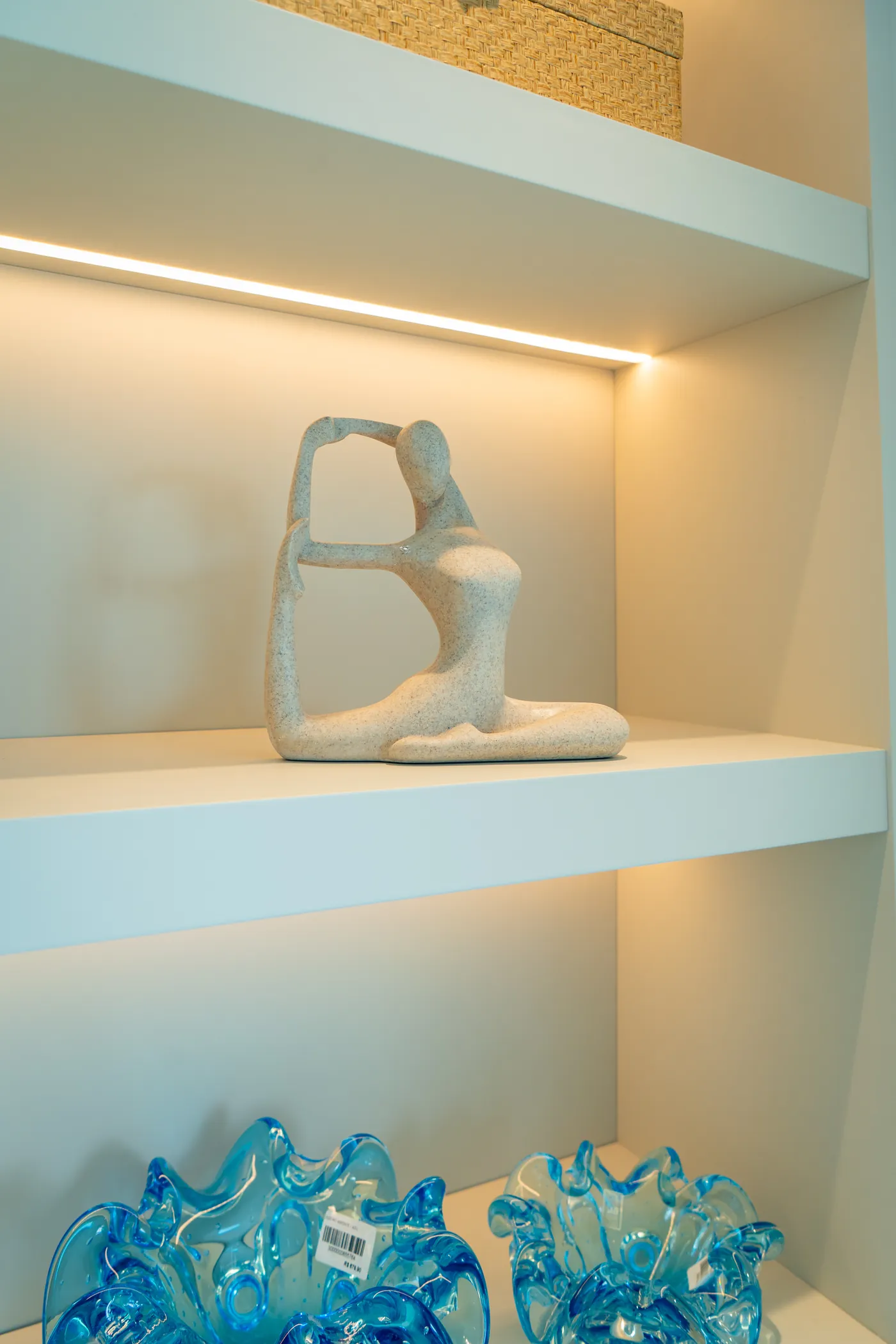 Nicho iluminado com peças de vidro